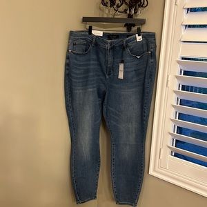 Judy Blue Skinny Fit Jeans 24W